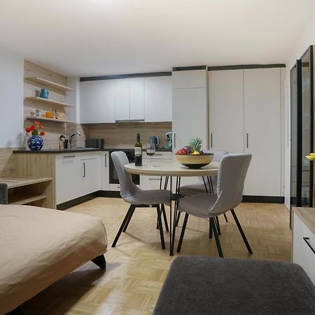 Modern Apartment, Full Kitchen, For 6 Gmunden Bagian luar foto