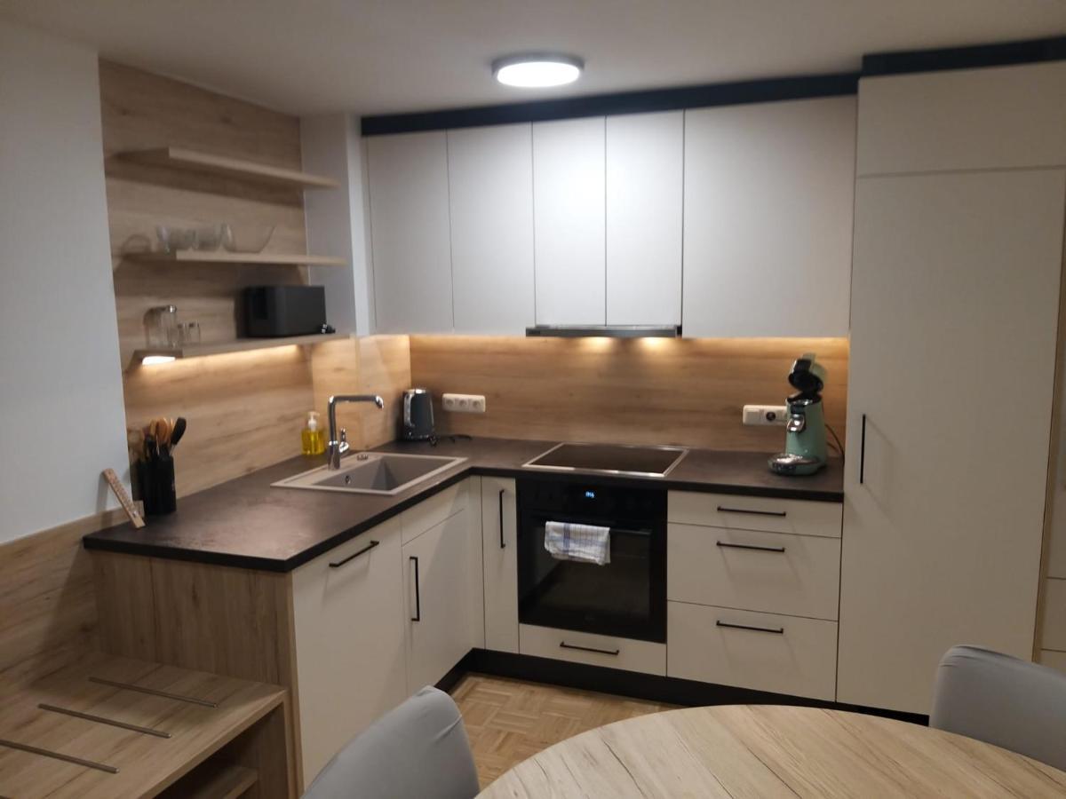 Modern Apartment, Full Kitchen, For 6 Gmunden Bagian luar foto