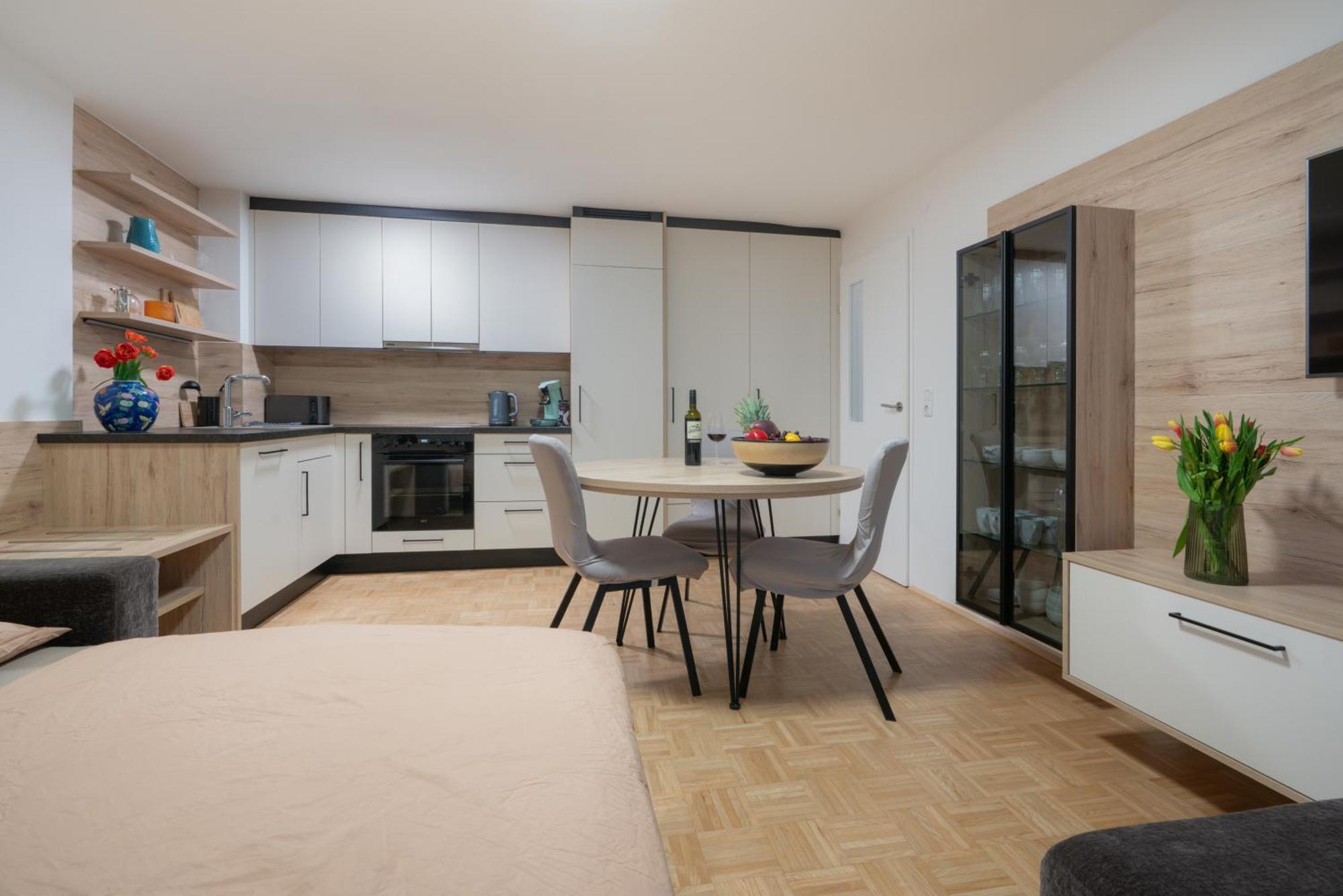 Modern Apartment, Full Kitchen, For 6 Gmunden Bagian luar foto