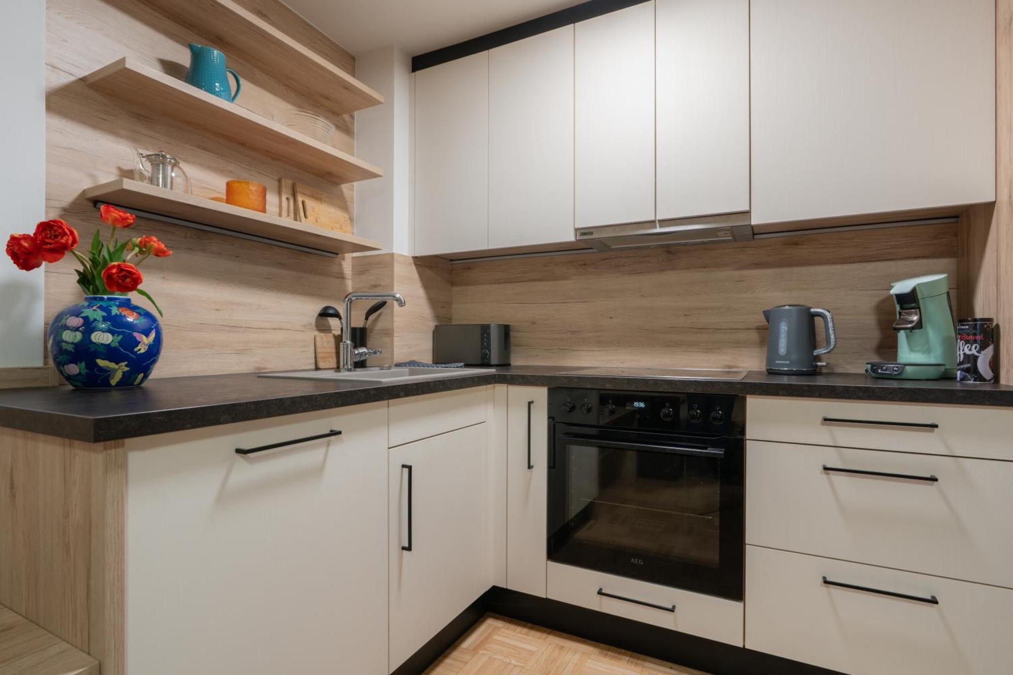 Modern Apartment, Full Kitchen, For 6 Gmunden Bagian luar foto